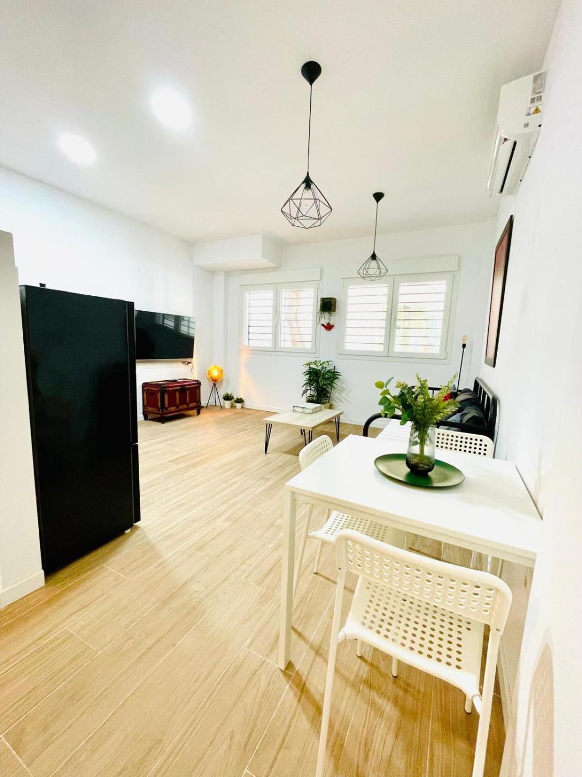 Completo Y Bello Apartamento En Màlaga Exteriér fotografie