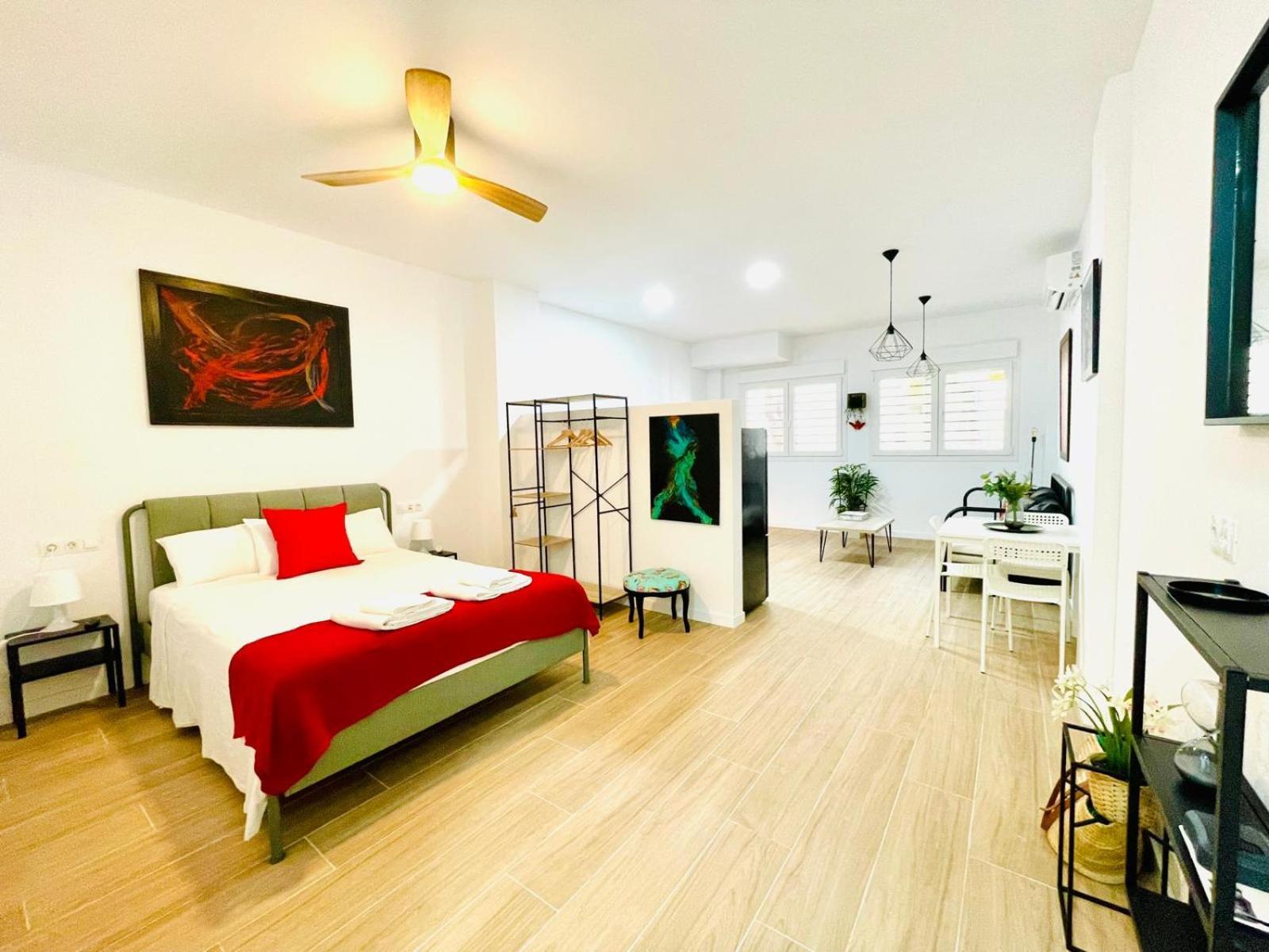 Completo Y Bello Apartamento En Màlaga Exteriér fotografie